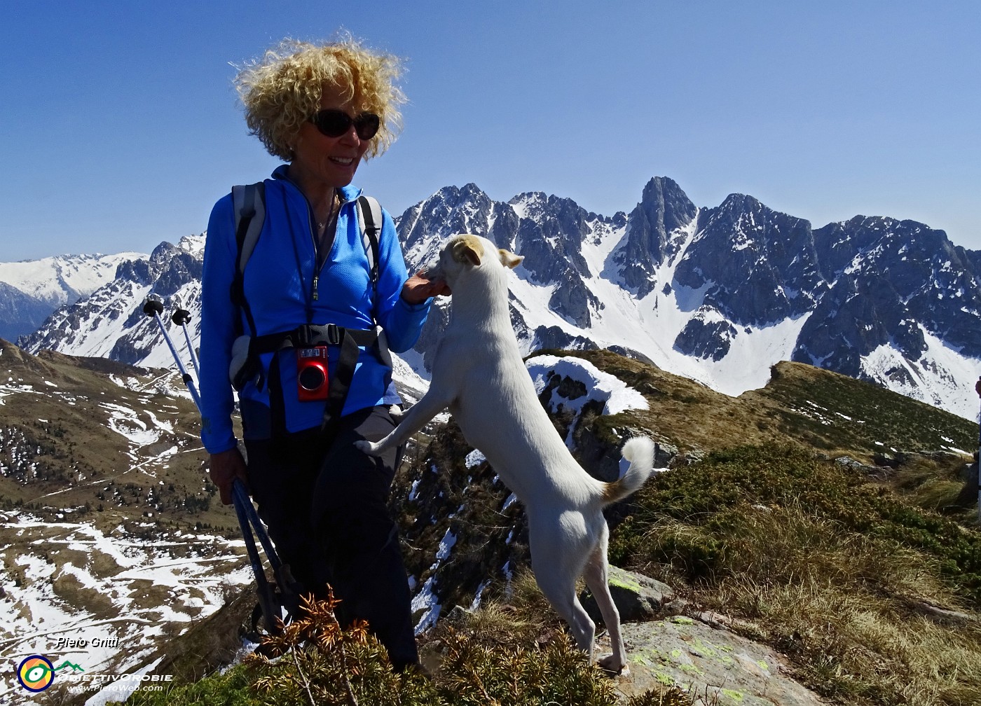 60 In cresta  sulla cima del Gardena...che Stelina !.JPG -                                